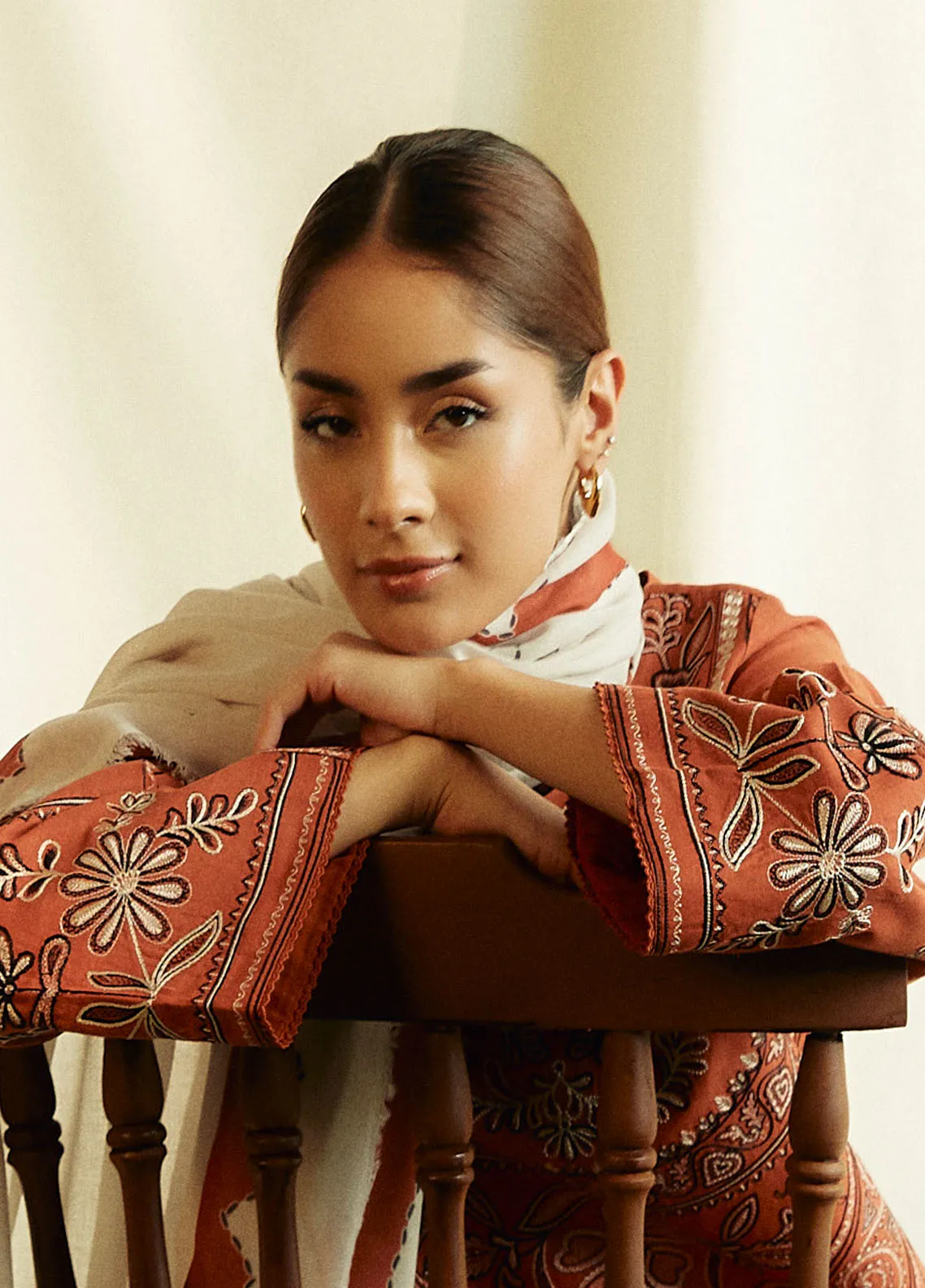 ZARA SHAHJAHAN 3PC Dhanak Embroidered Shirt With Digital Printed Shawl-280 - Image 4