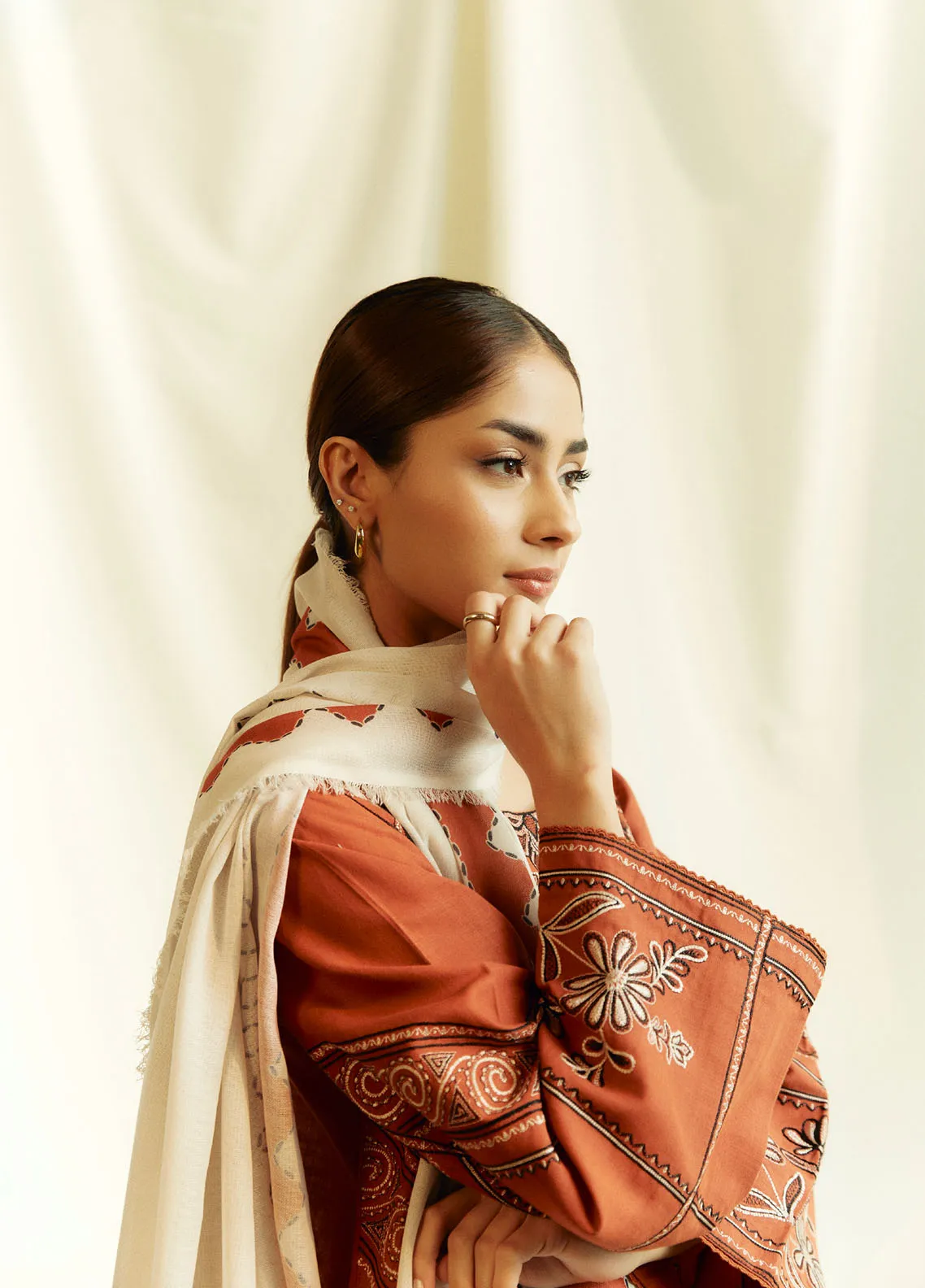 ZARA SHAHJAHAN 3PC Dhanak Embroidered Shirt With Digital Printed Shawl-280 - Image 5
